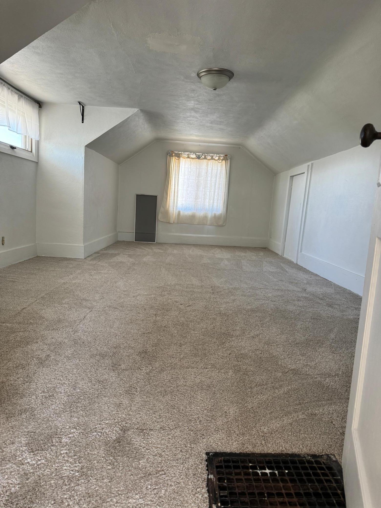 Upstairs bedroom 2.JPG