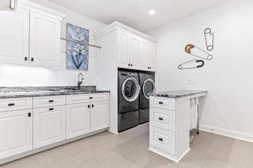 255 Bellwether Path, Wayzata, MN 55391