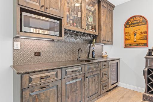 255 Bellwether Path, Wayzata, MN 55391
