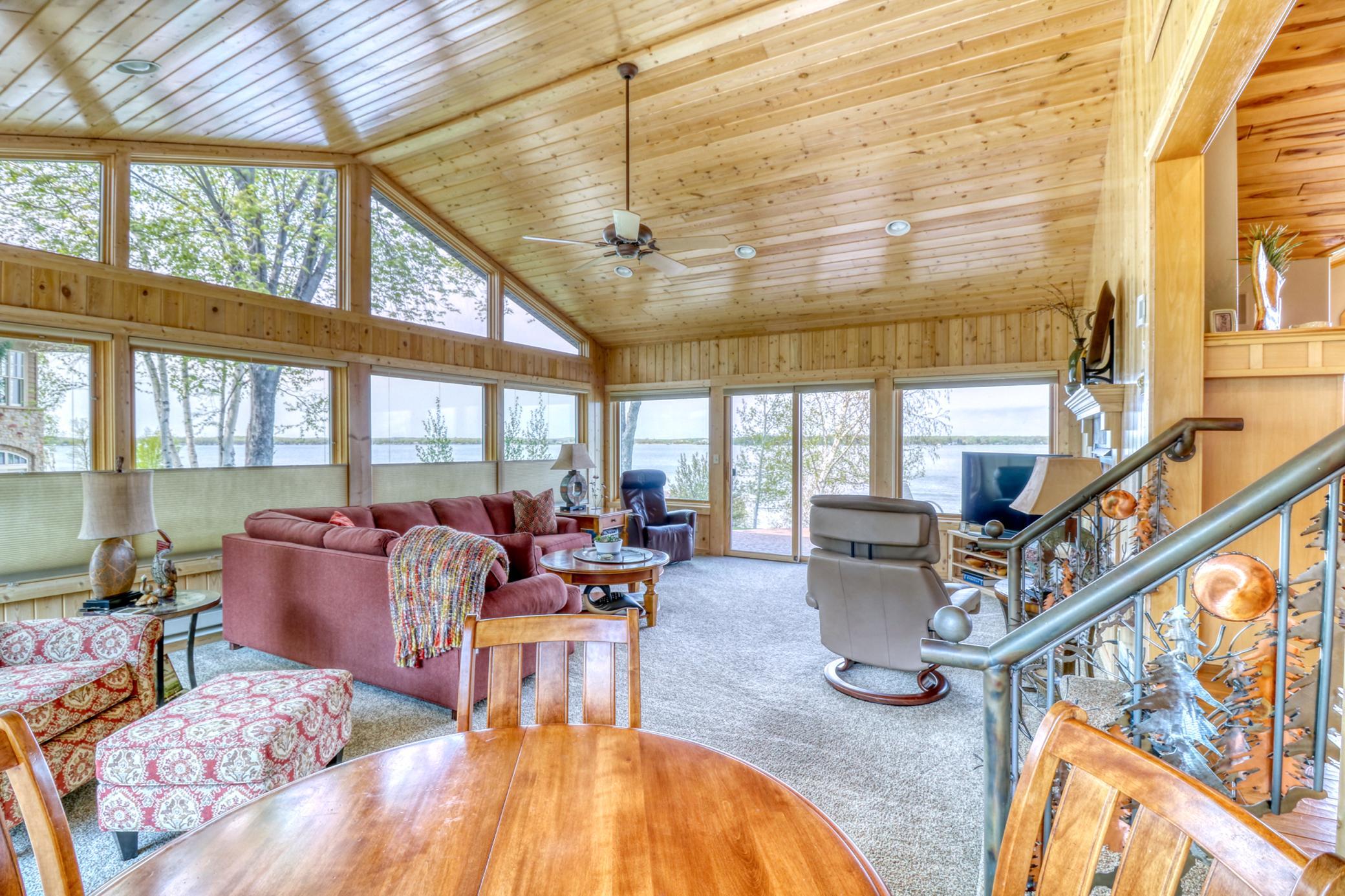 Sunroom1_0.jpg