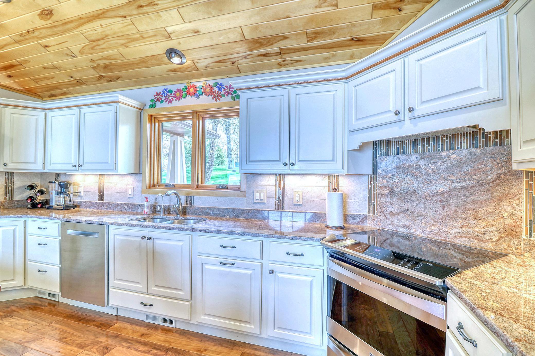 Kitchen1_3.jpg