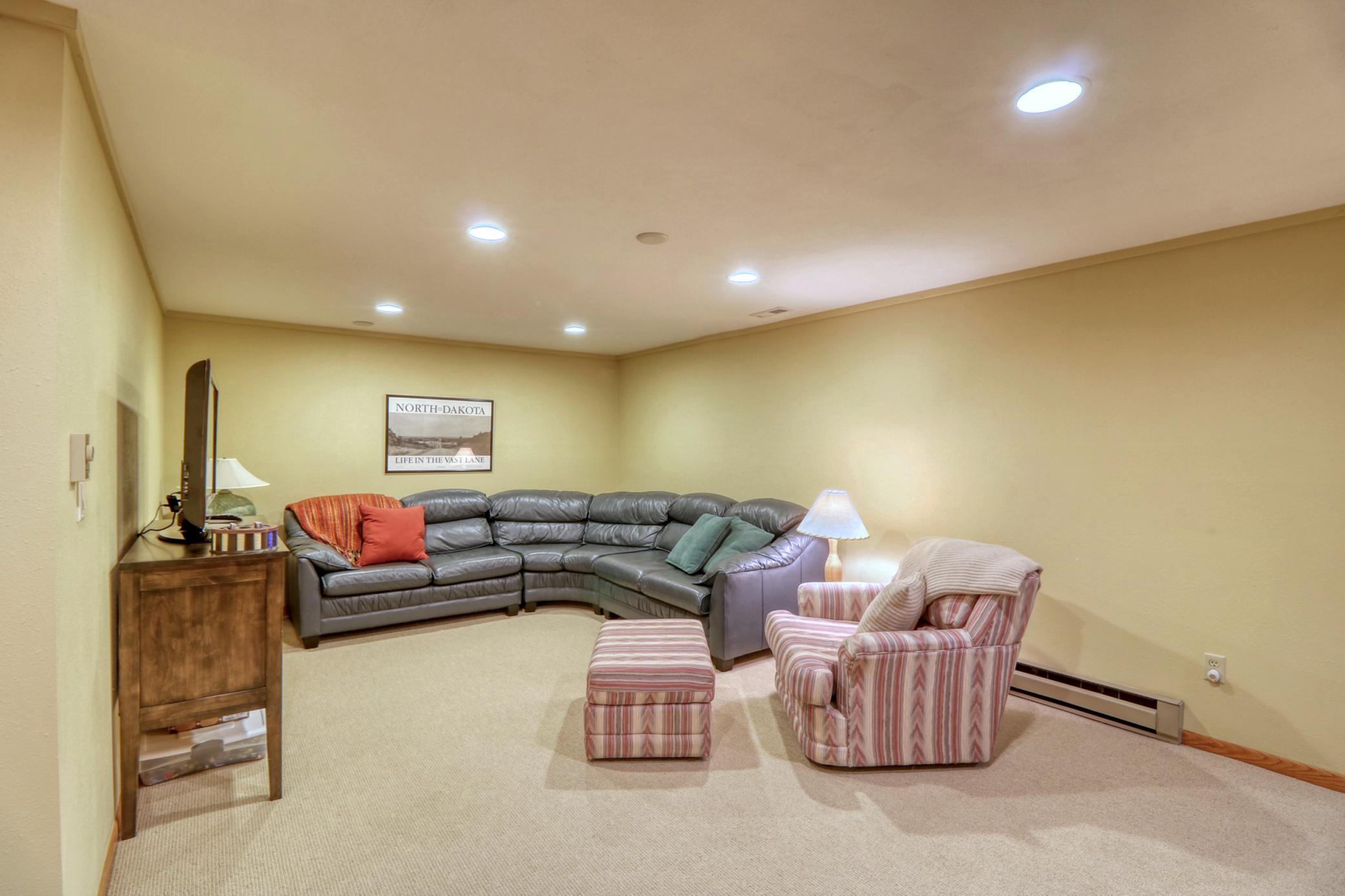 Basement1_3.jpg