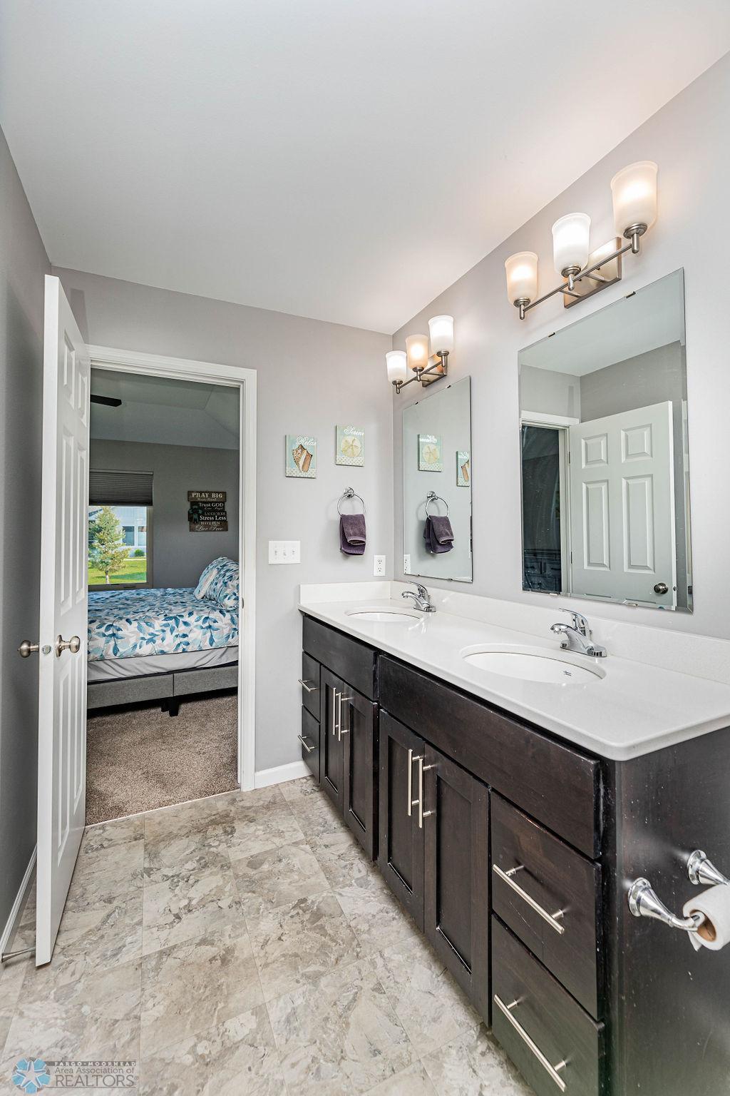 60834(16of35).jpg