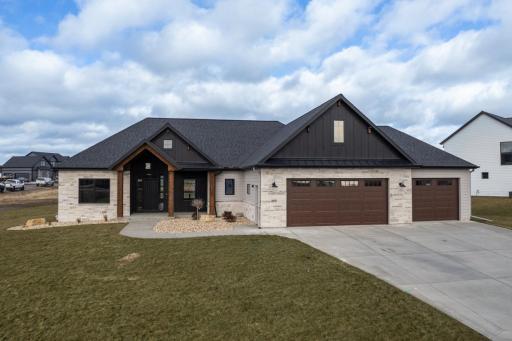 2875 Wildflower Lane SW, Rochester, MN 55902