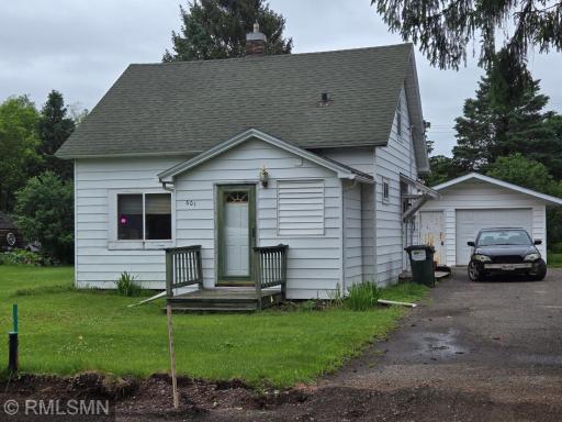 601 E Park Avenue, Luck, WI 54853