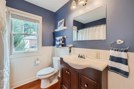 4753 Island View Dr - Web Quality - 027 - 18 Bathroom.jpg