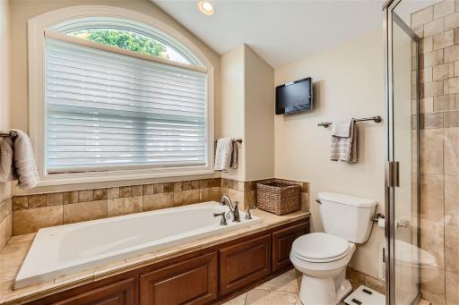 4753 Island View Dr - Web Quality - 032 - 24 2nd Floor Primary Bathroom.jpg