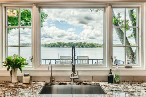 4753 Island View Drive, Mound, MN 55364