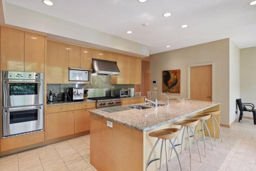 Kitchen island with breakfast bar seating