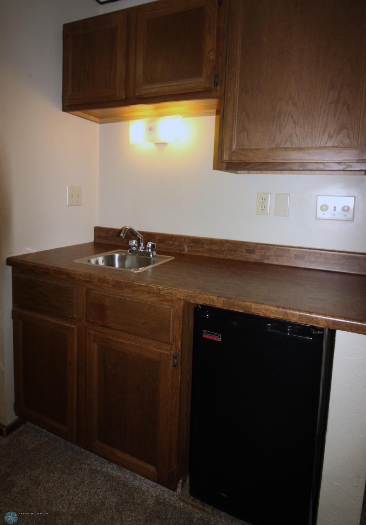 Family Rm Wet Bar