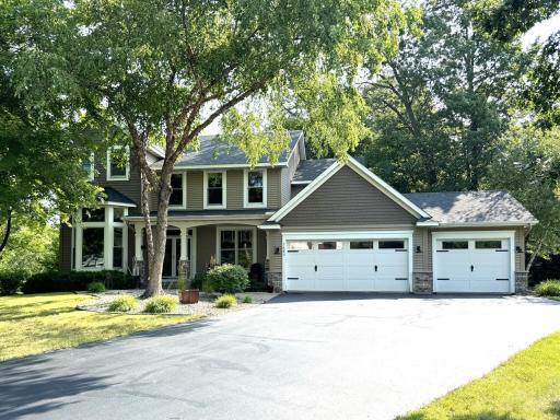 GREAT CURB APPEAL / NEWLY SEALCOATED DRIVEWAY