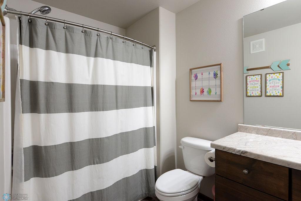 Upper level full bath