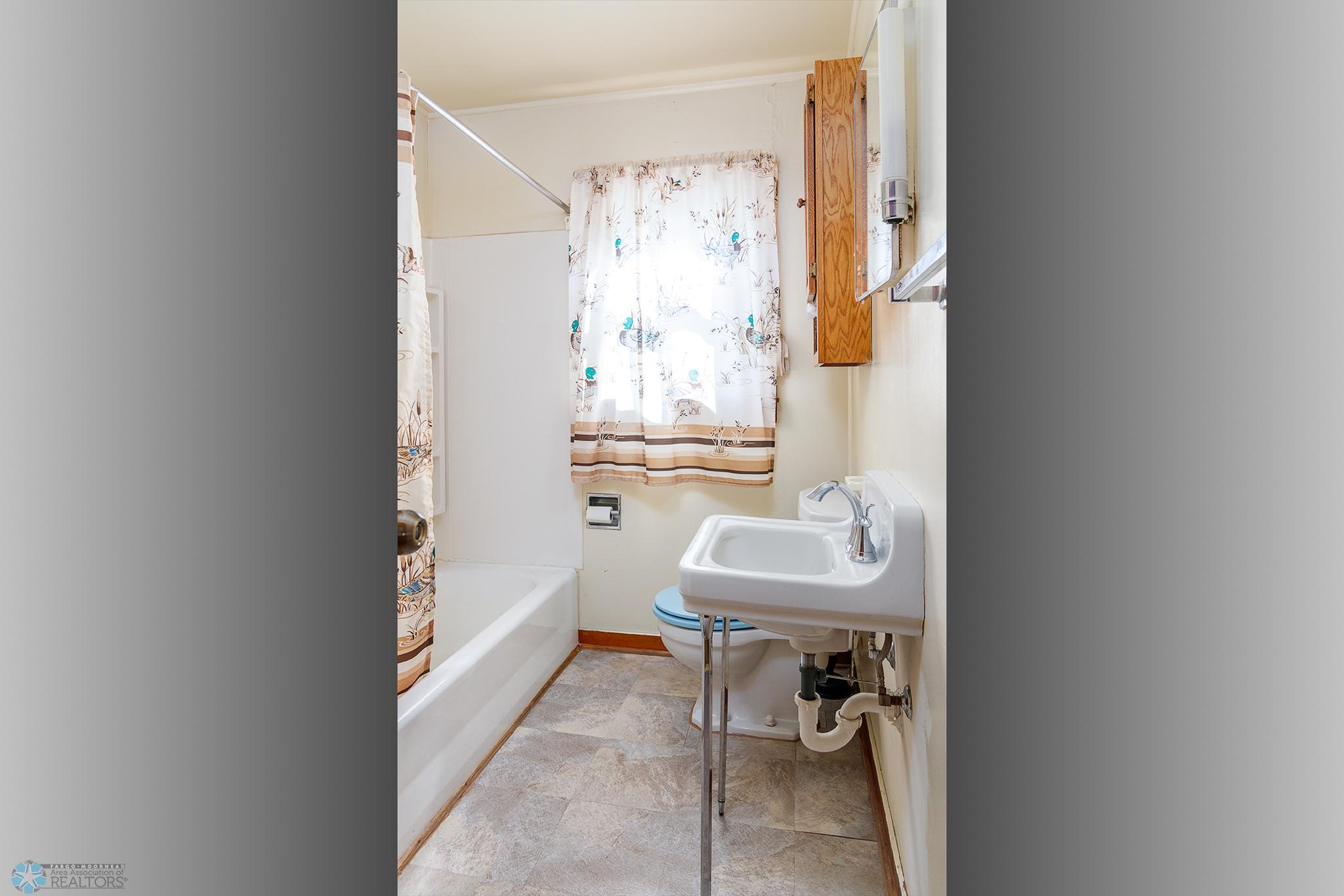 Full Bathroom