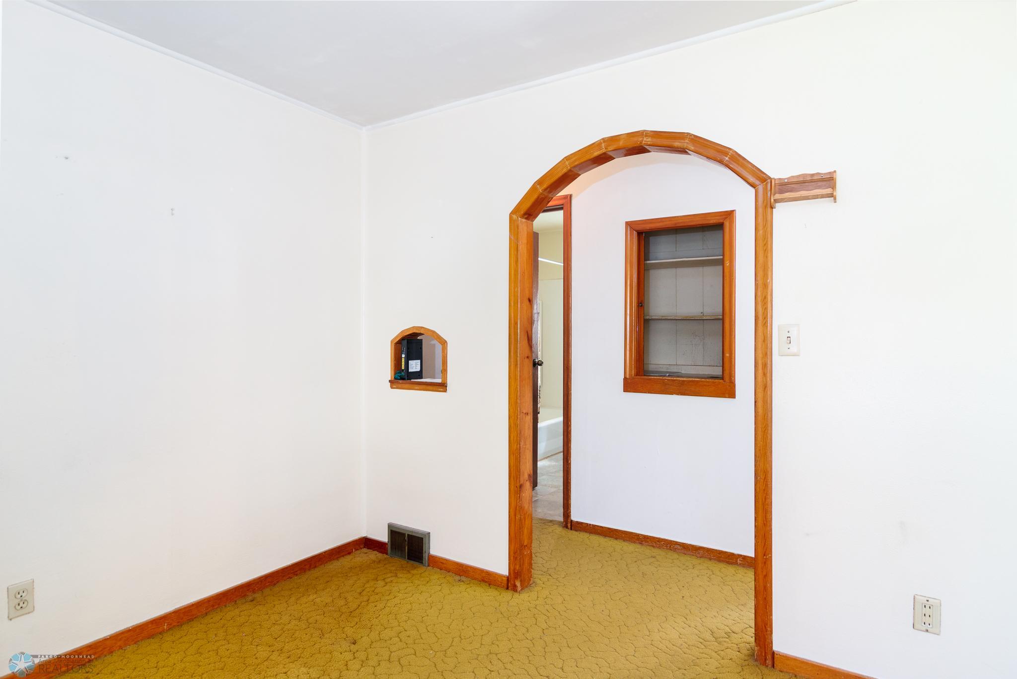 Arch to Kitchen and bedrooms