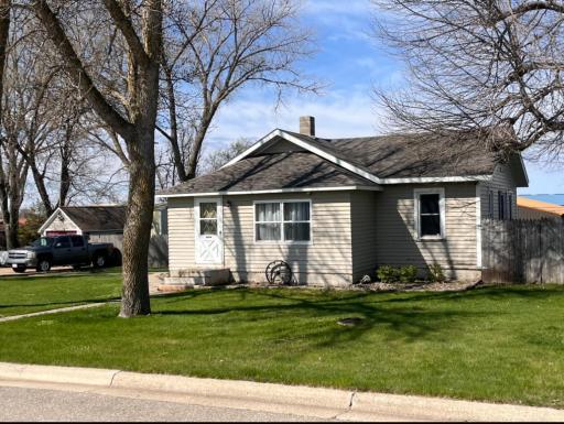 405 1st Street N, Hoffman, MN 56339