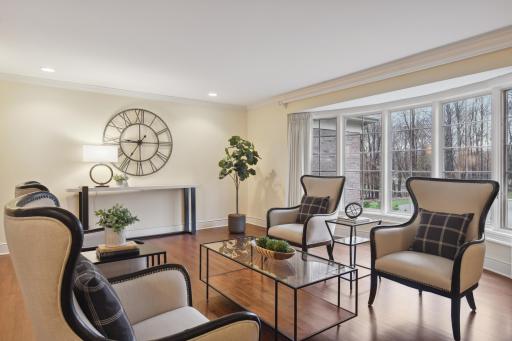 Perfect conversation space for before or after dinner drinks