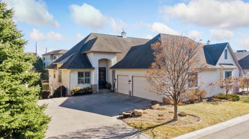 Elegant Townhome at Stonebridge of Lilydale