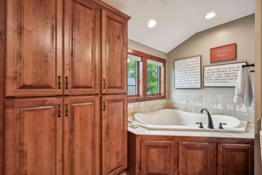 11484 NW Hoyer Avenue NW, Annandale, MN 55302