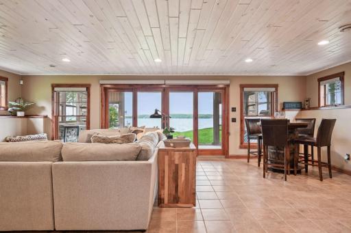 11484 NW Hoyer Avenue NW, Annandale, MN 55302