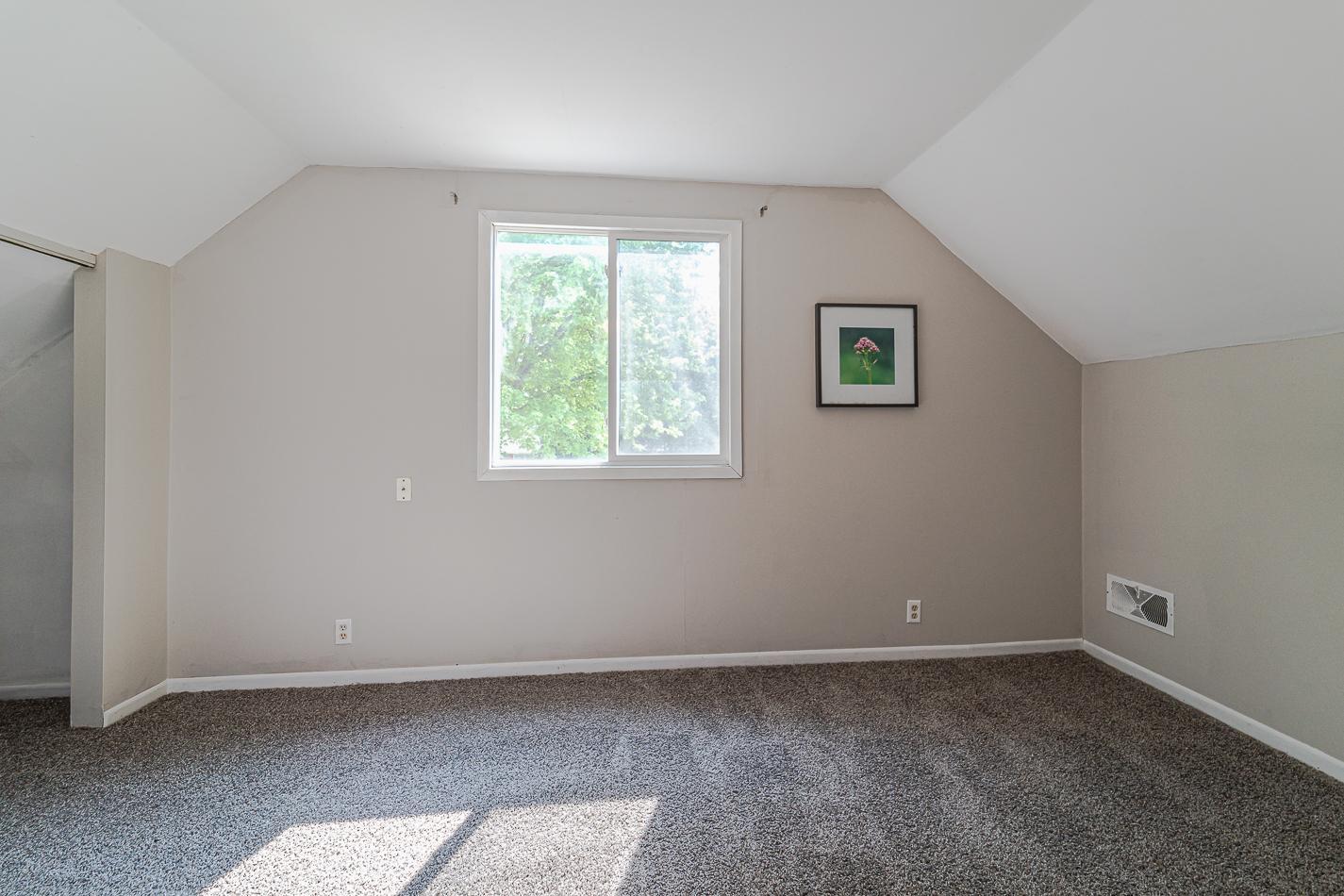 Bedroom 2/ All New Carpet!