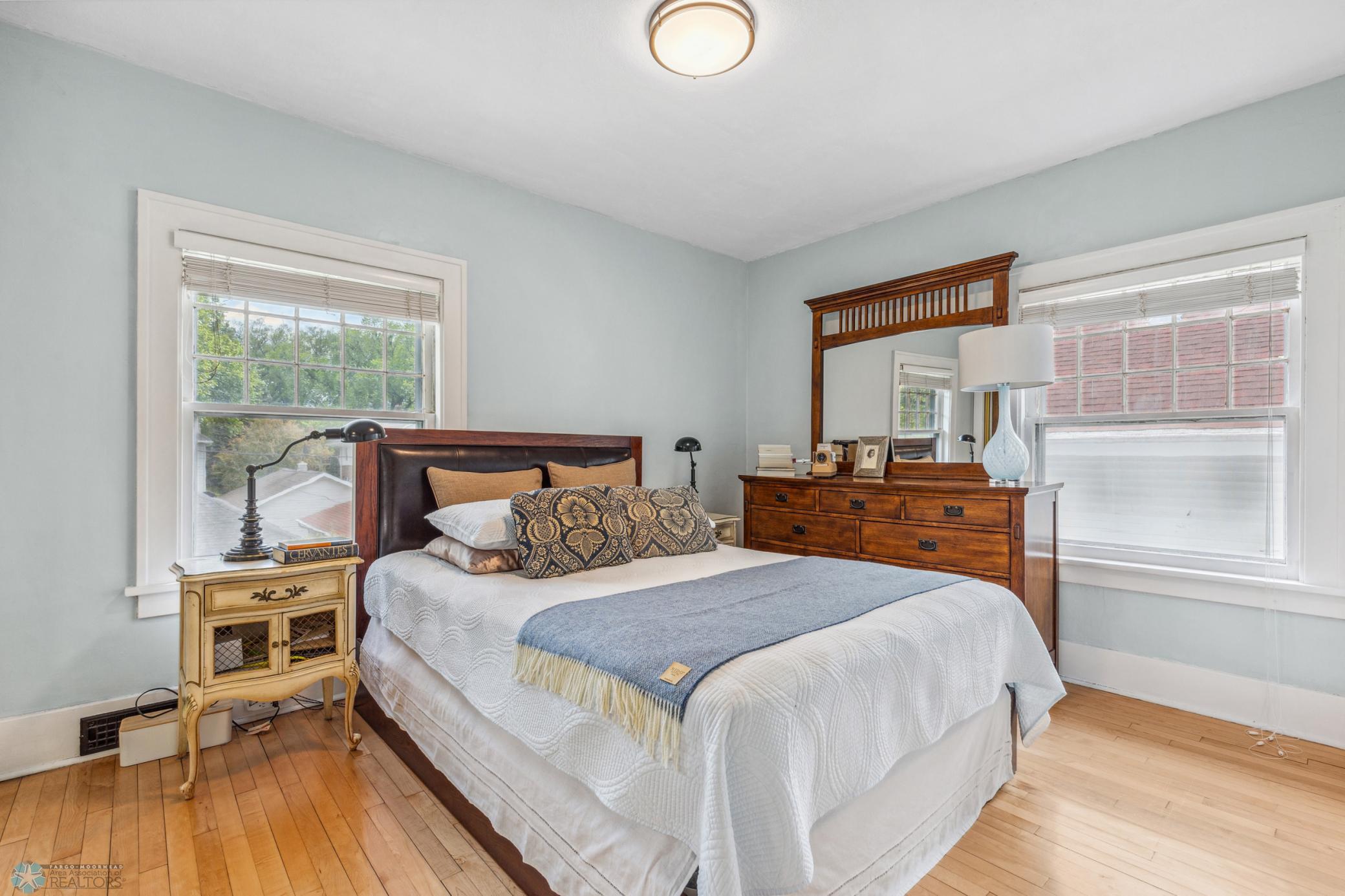 Bedroom 1 - larger footprint