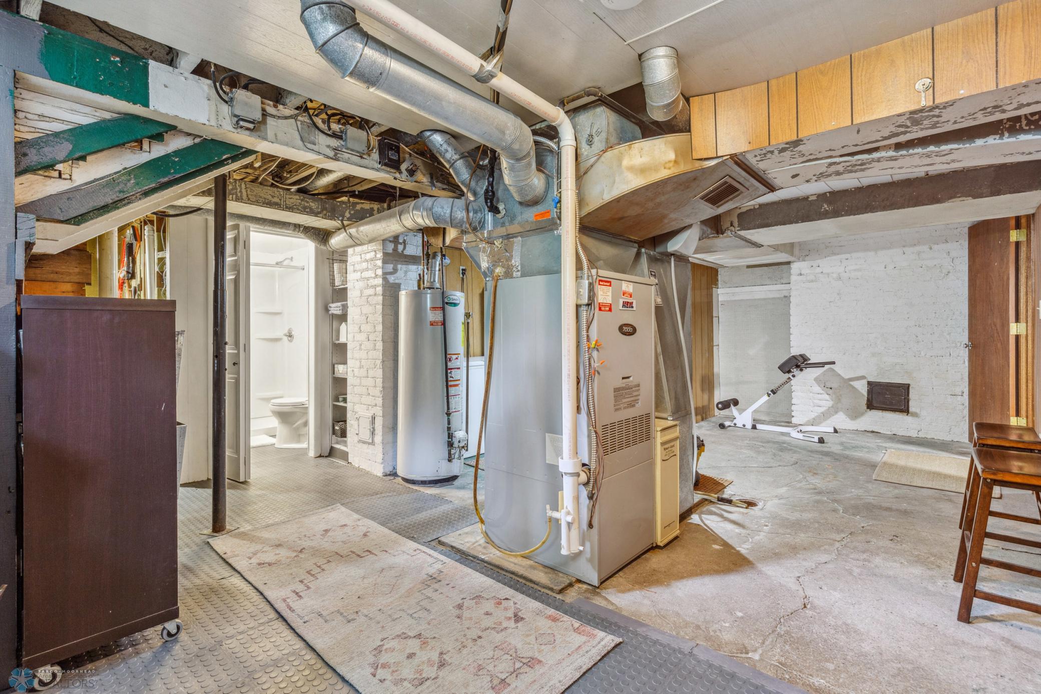Basement - large, clean open space
