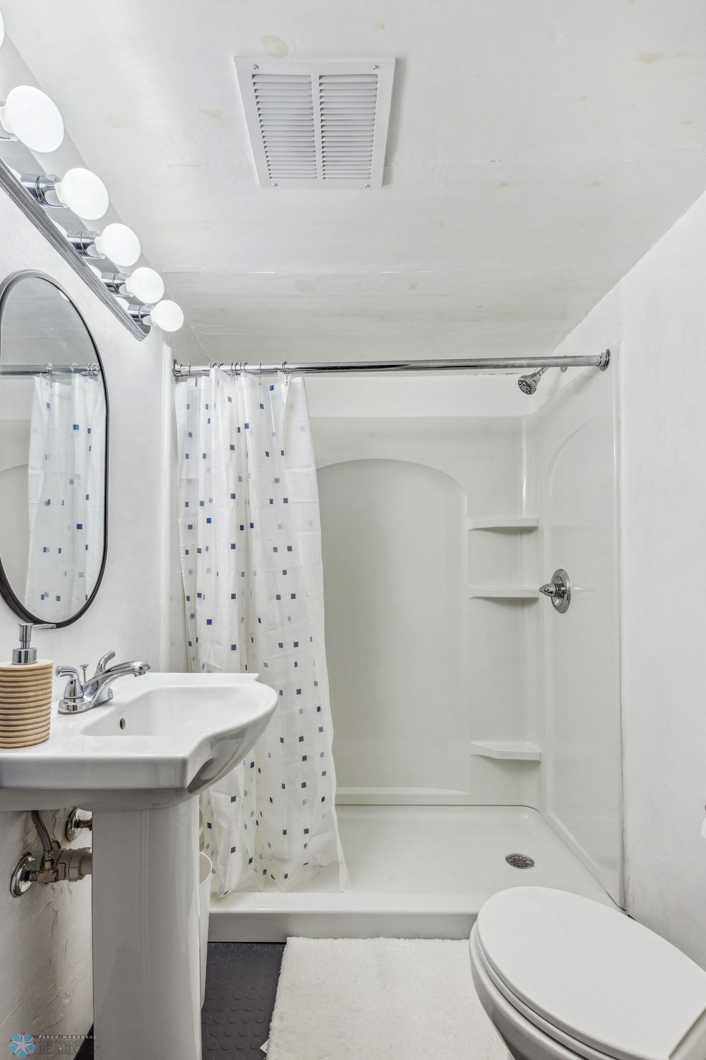3/4 Bath in basement - lovely updates