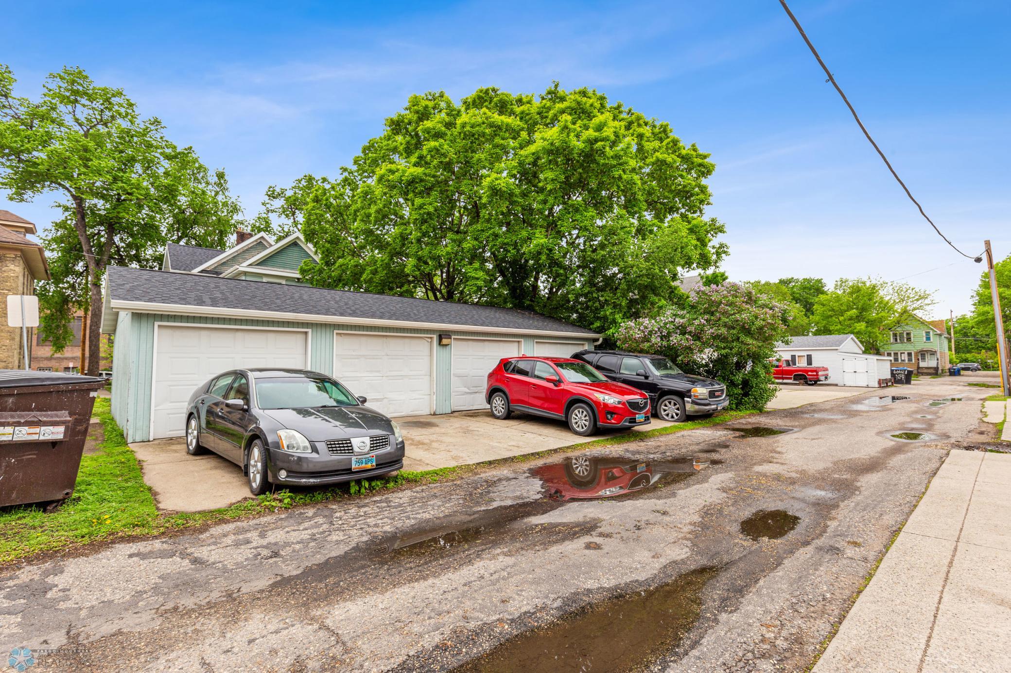Exterior & Parking