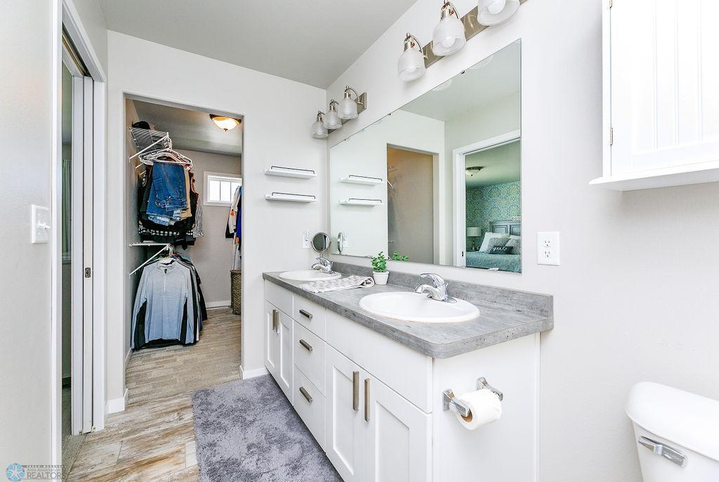 Primary Suite Bathroom