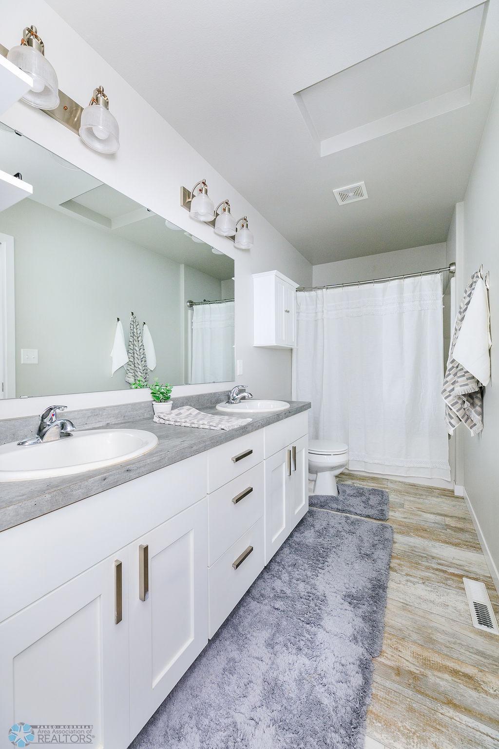 Primary Suite Bathroom