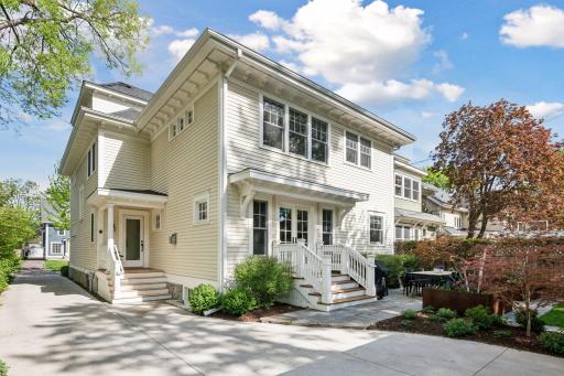1916 James Avenue S, Minneapolis, MN 55403