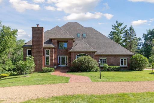 Beautiful estate setting on 3.37 private acres.011.jpg