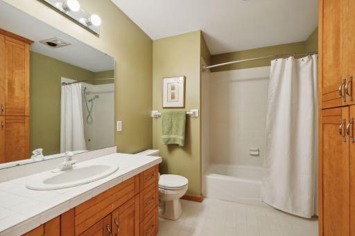 2340 Abingdon Way, Long Lake, MN 55356