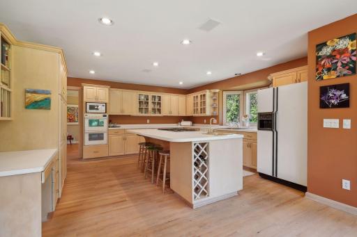 2340 Abingdon Way, Long Lake, MN 55356