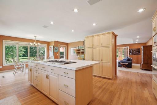 2340 Abingdon Way, Long Lake, MN 55356