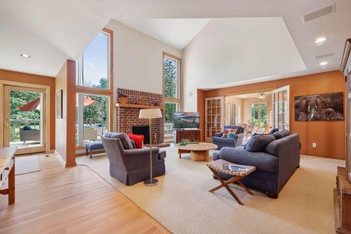 2340 Abingdon Way, Long Lake, MN 55356