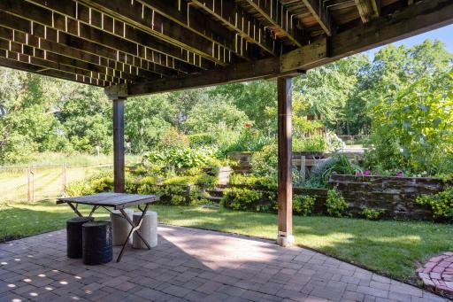 2340 Abingdon Way, Long Lake, MN 55356