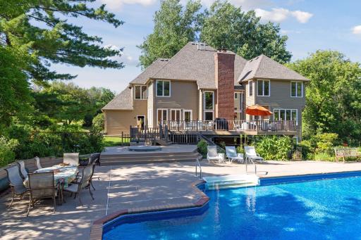 2340 Abingdon Way, Long Lake, MN 55356