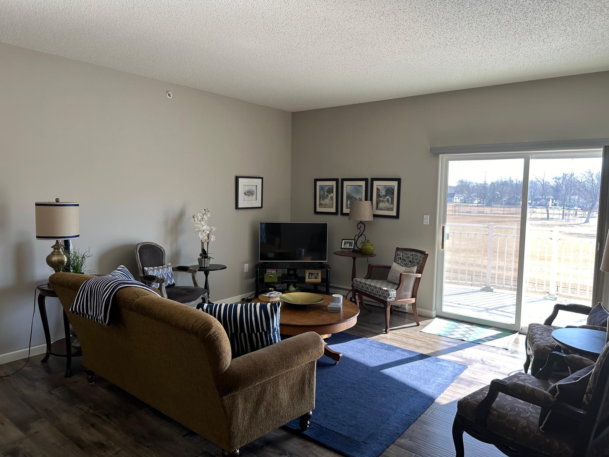 Livingroom.jpg