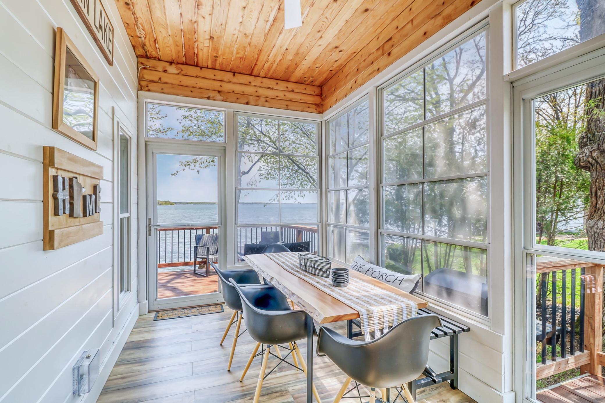 Sunporch1_0.jpg