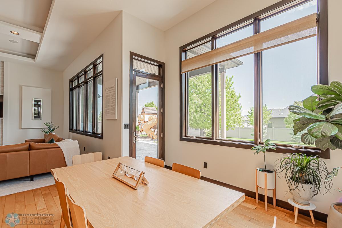 Dining_Room_2.jpg