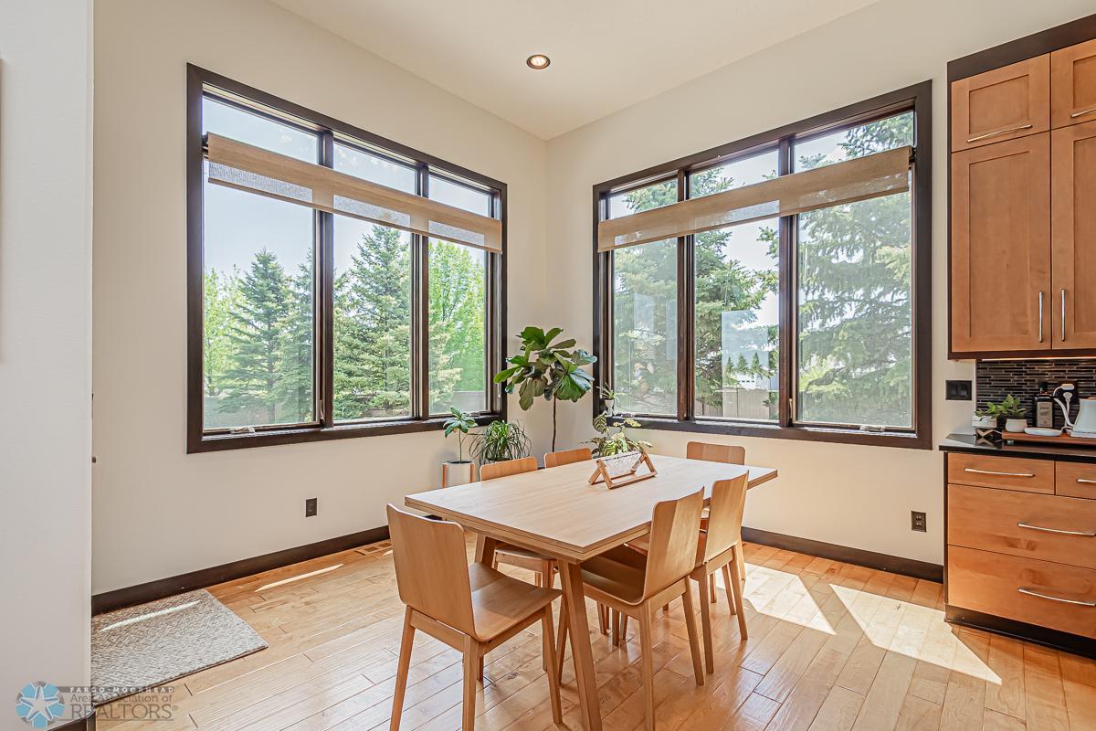 Dining_Room_1.jpg