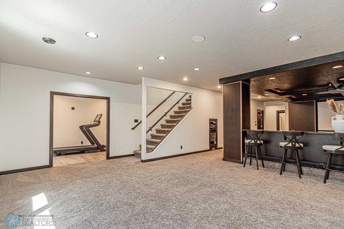 Family Room_1.jpg