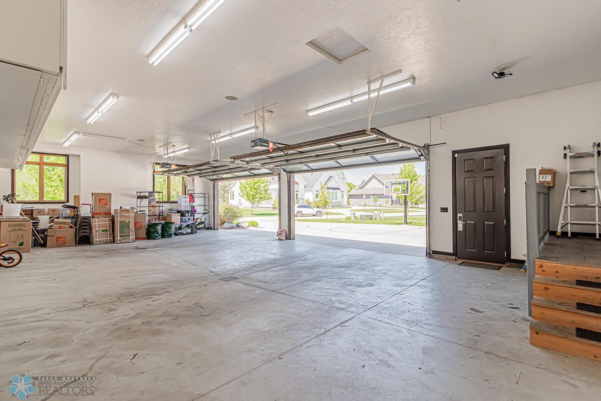 Garage_1.jpg