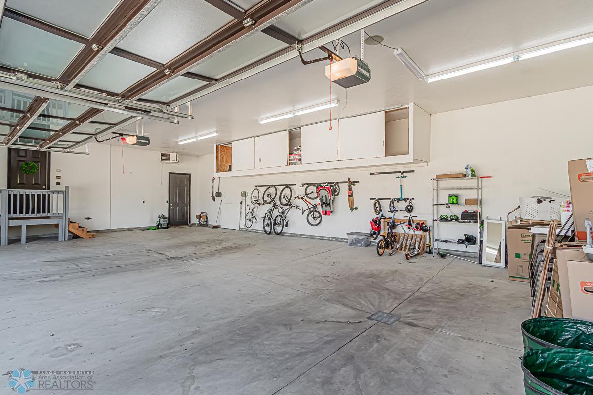 Garage_2.jpg