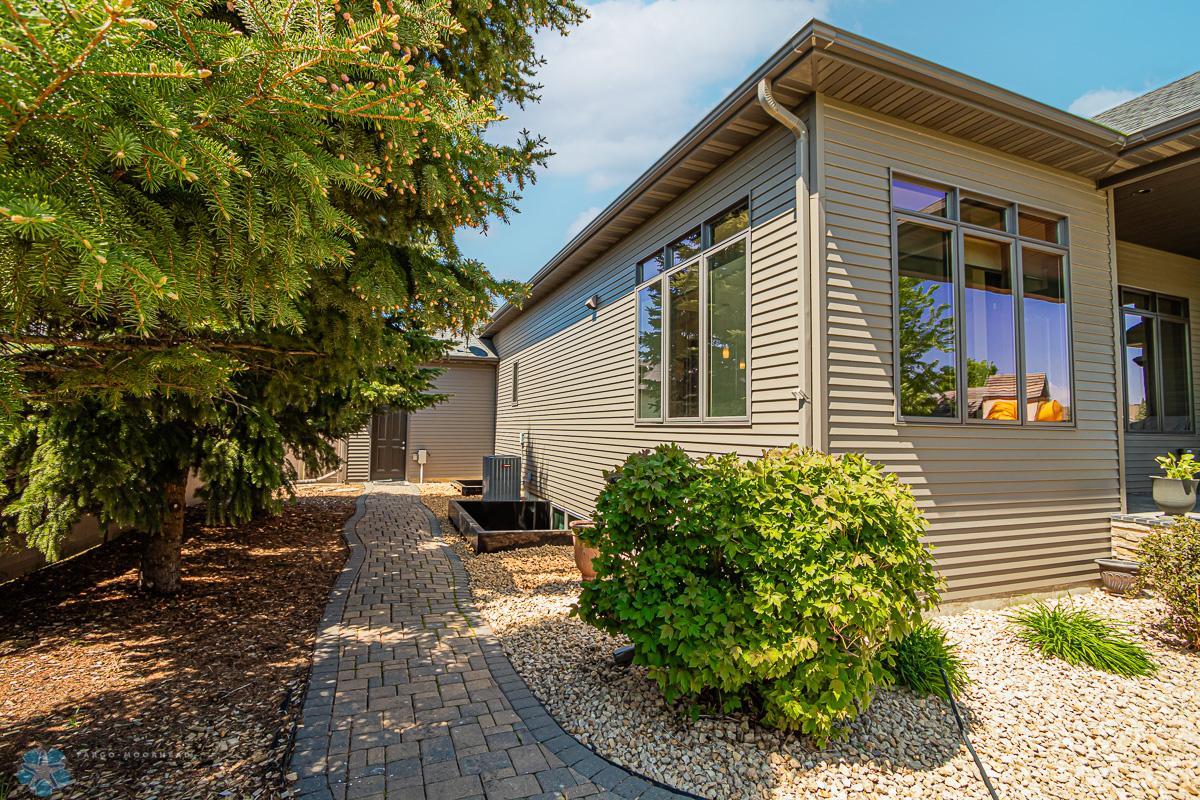Exterior_4.jpg