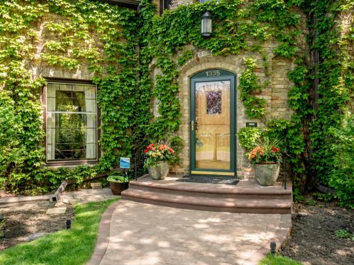 1335 Beechwood Place, Saint Paul, MN 55116