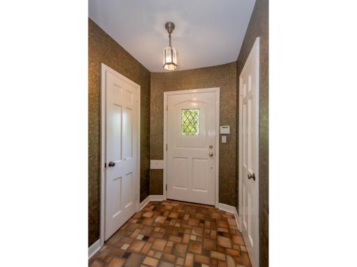 1335 Beechwood Place, Saint Paul, MN 55116