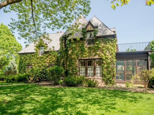 1335 Beechwood Place, Saint Paul, MN 55116