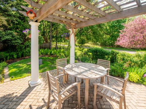 1335 Beechwood Place, Saint Paul, MN 55116